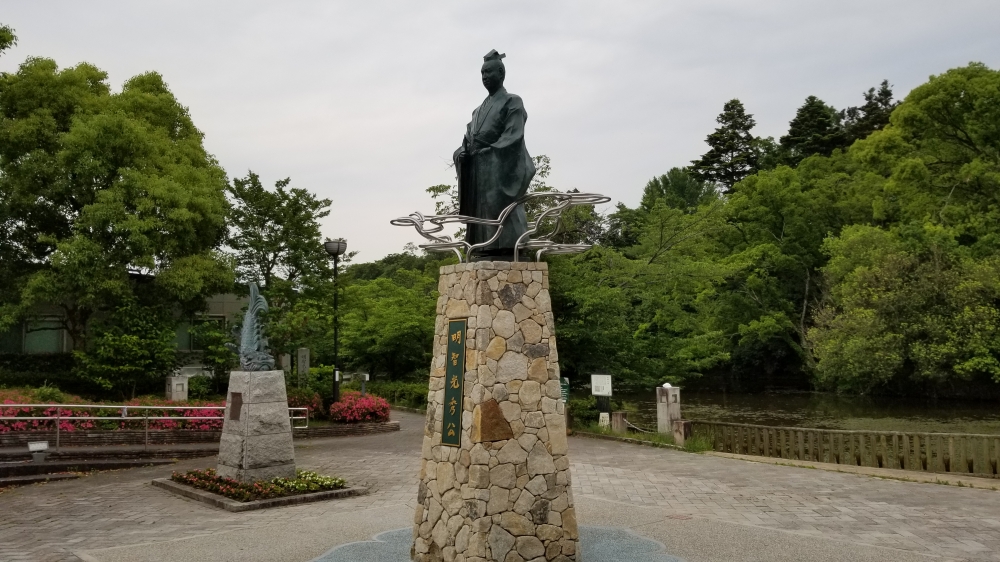 亀岡南郷公園の明智光秀の像
